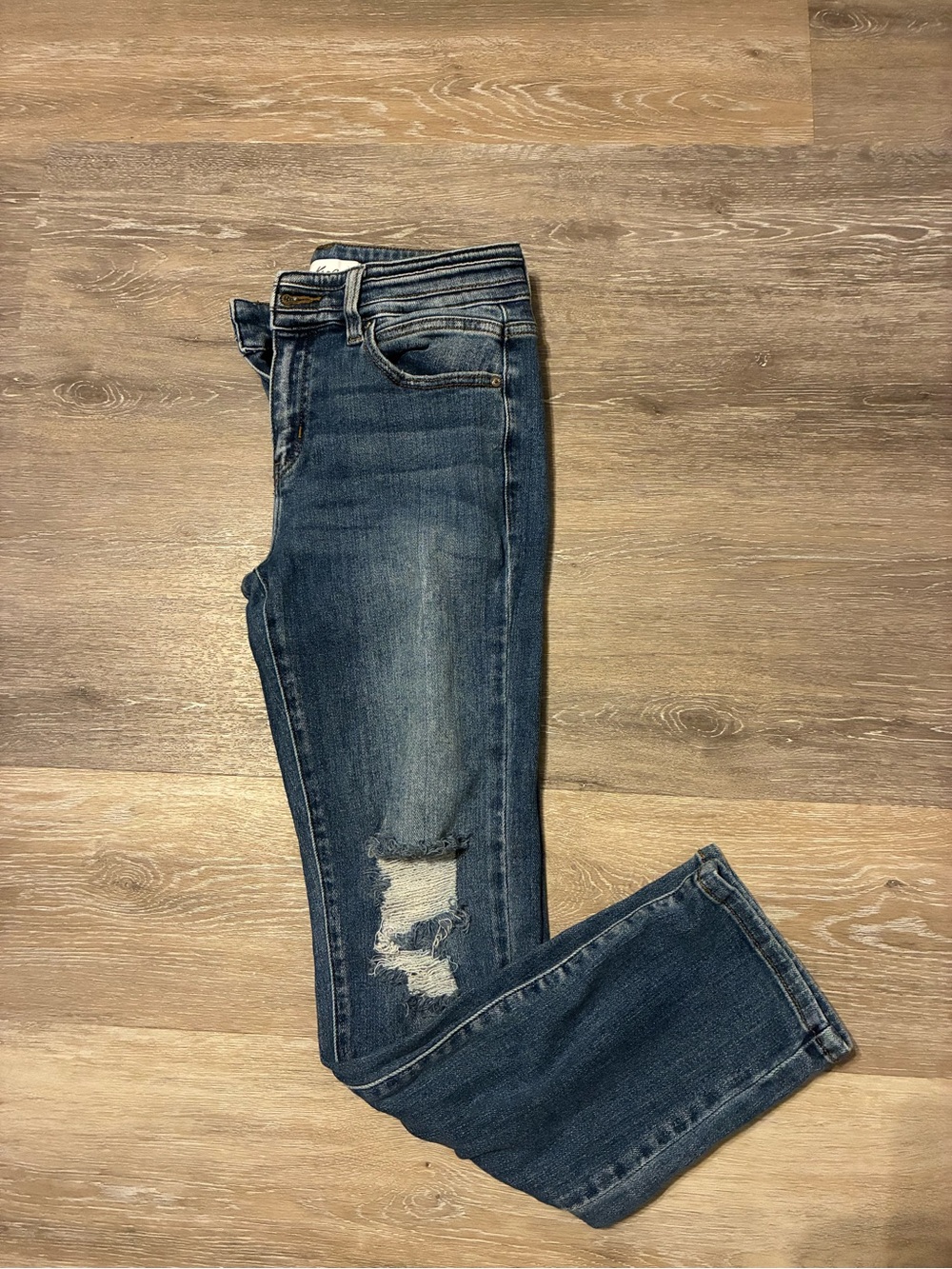 KanCan Women’s Distressed Skinny Jeans Size 5/26 Dark Wash Ripped Knees